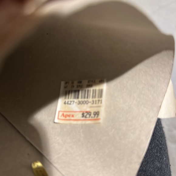 Vintage Holiday Carolers Figurines - Picture 12 of 12